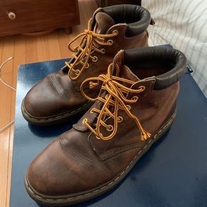 Brown leather Dr Martens boots (8)